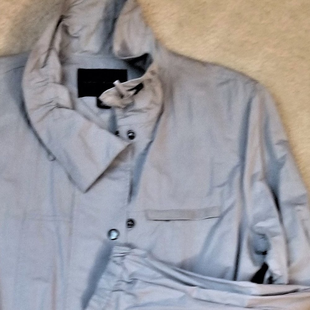 Banana Republic rain coat with ruffled collar M - Picture 3 of 12
